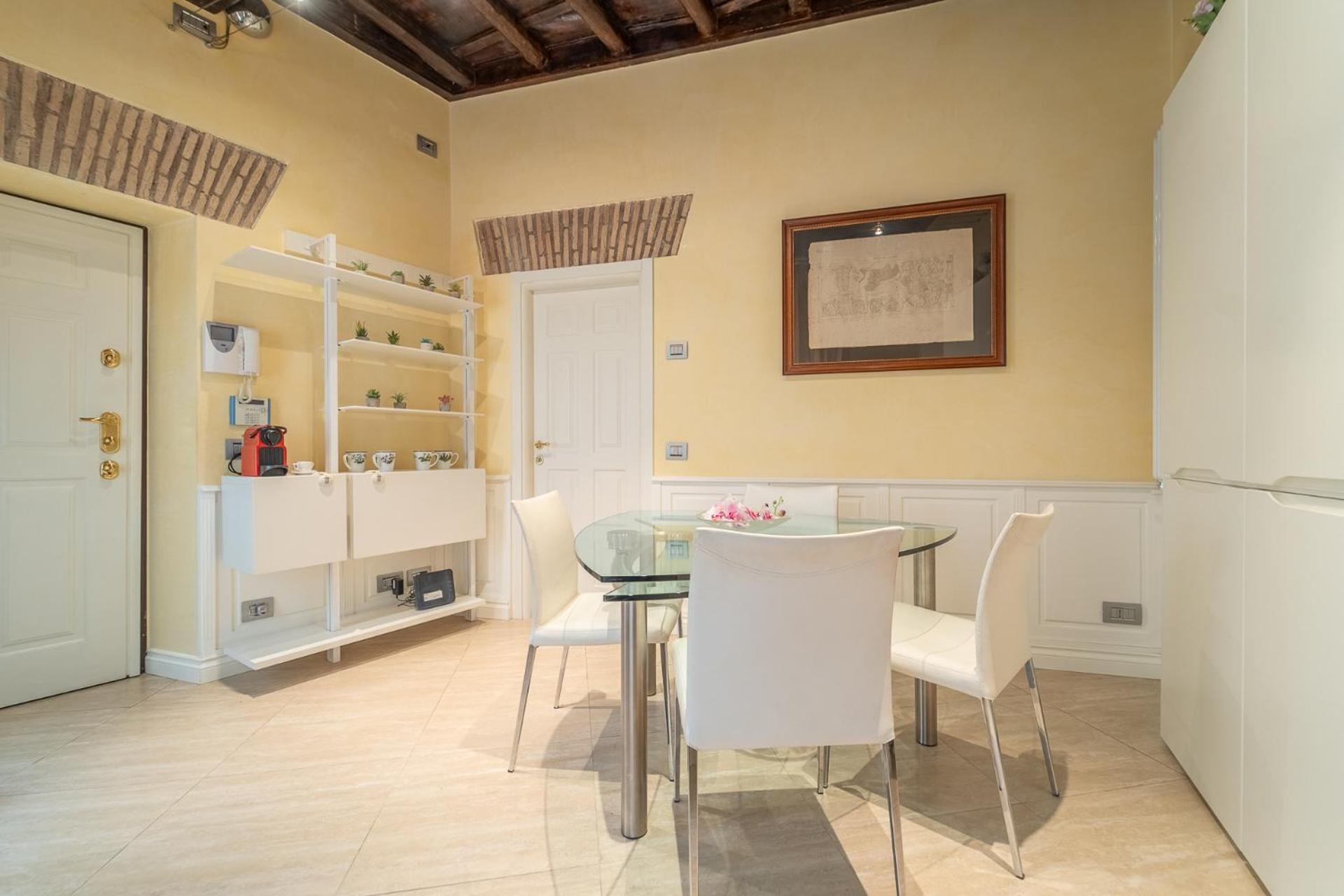 Secret Luxury Retreat In The Heart Of The Ghetto By Houseeds Apartamento