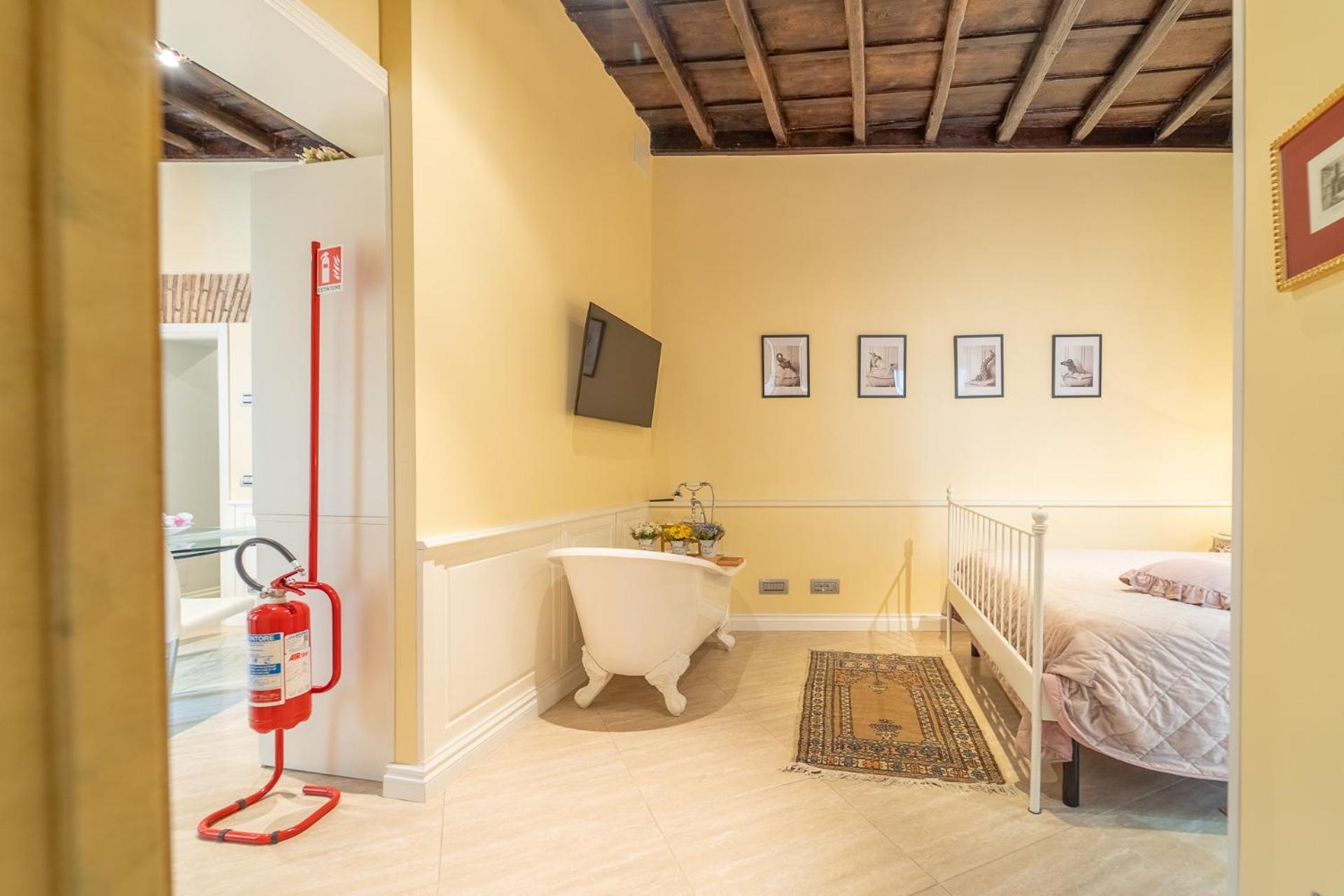 Secret Luxury Retreat In The Heart Of The Ghetto By Houseeds * Roma